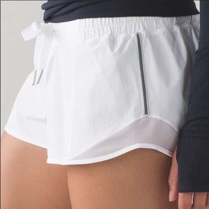 Lululemon Hotty Hot white shorts size 6